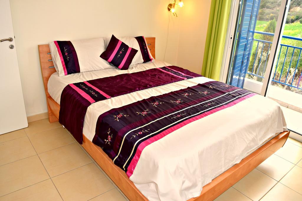Latchi Beach Front Villa - Private Heated Pool - Amazing Uninterrupted Sea Views Полис Екстериор снимка