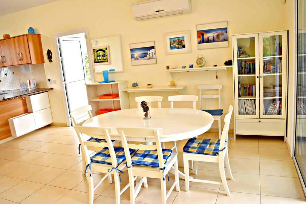 Latchi Beach Front Villa - Private Heated Pool - Amazing Uninterrupted Sea Views Полис Екстериор снимка