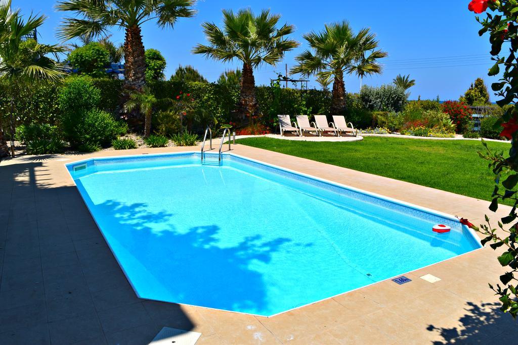 Latchi Beach Front Villa - Private Heated Pool - Amazing Uninterrupted Sea Views Полис Екстериор снимка