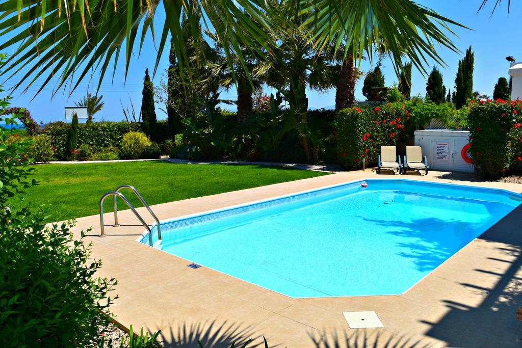 Latchi Beach Front Villa - Private Heated Pool - Amazing Uninterrupted Sea Views Полис Екстериор снимка
