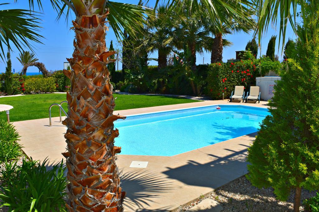 Latchi Beach Front Villa - Private Heated Pool - Amazing Uninterrupted Sea Views Полис Екстериор снимка