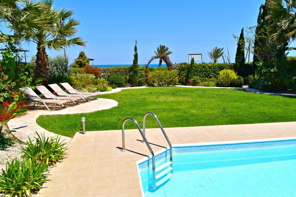 Latchi Beach Front Villa - Private Heated Pool - Amazing Uninterrupted Sea Views Полис Екстериор снимка